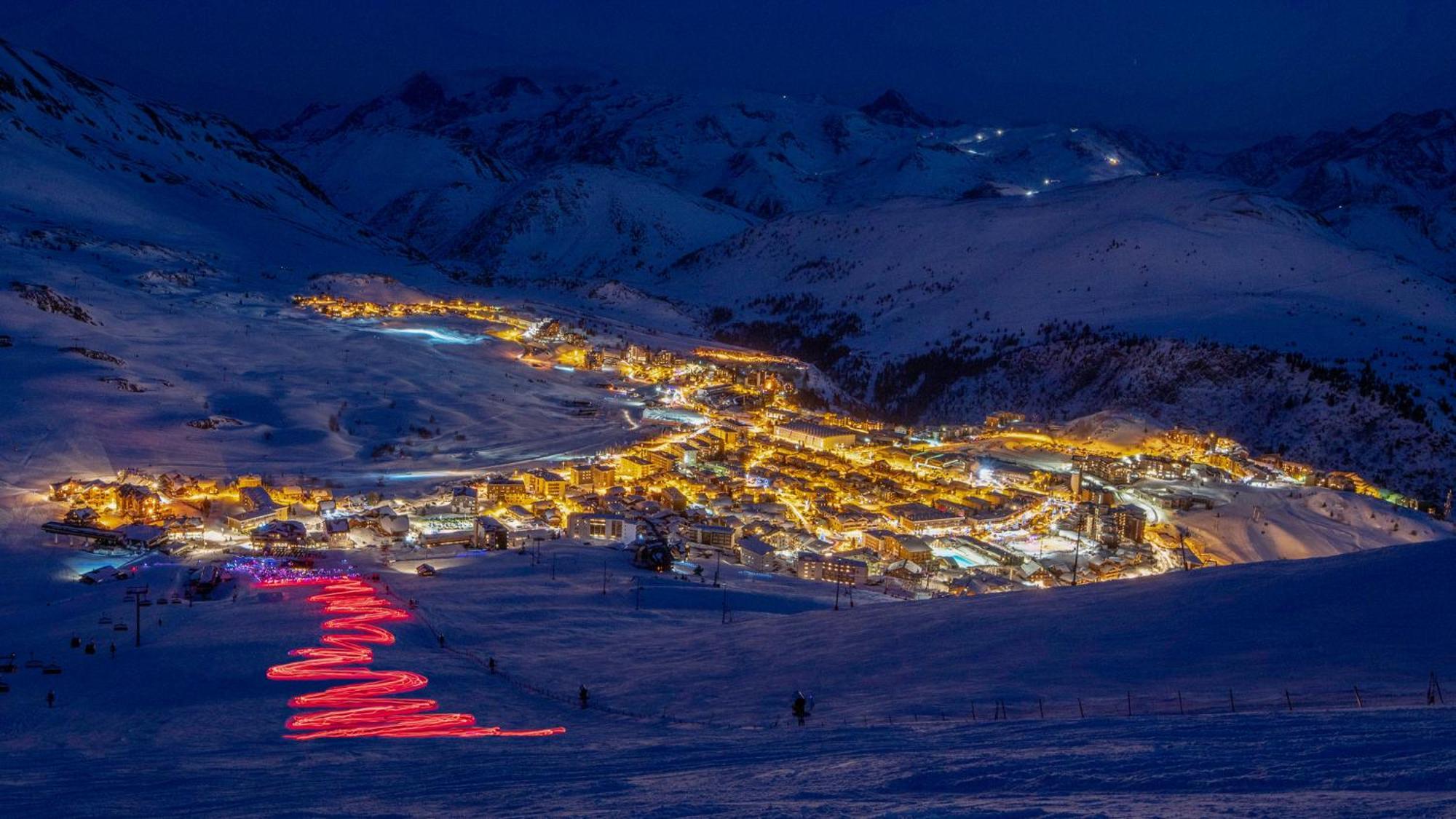 Chalet Alpe D'Huez 1850-Sea And Mountain Pleasure Avec 2 Appartements- 1 Appartement 3 Chambres 8 Couchages - 3 Salles D'Eau Et 1 Appartement 5 Chambres 12 Couchages 5 Salles D'Eau - Jacuzzi Et Sauna -Pieds Des Pistes Et Centre Экстерьер фото